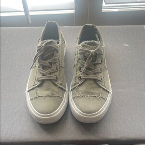 Blowfish Malibu Women’s Green Distressed Lace Up Canvas Shoes